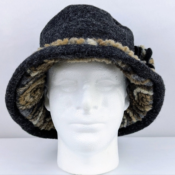 Filippo Catarzi Bucket Hat Wool Blend Flower Accent Textured Charcoal OSFM NWT Filippo Catarzi Bucket Hat Wool Blend Flower Accent Textured  main image 4